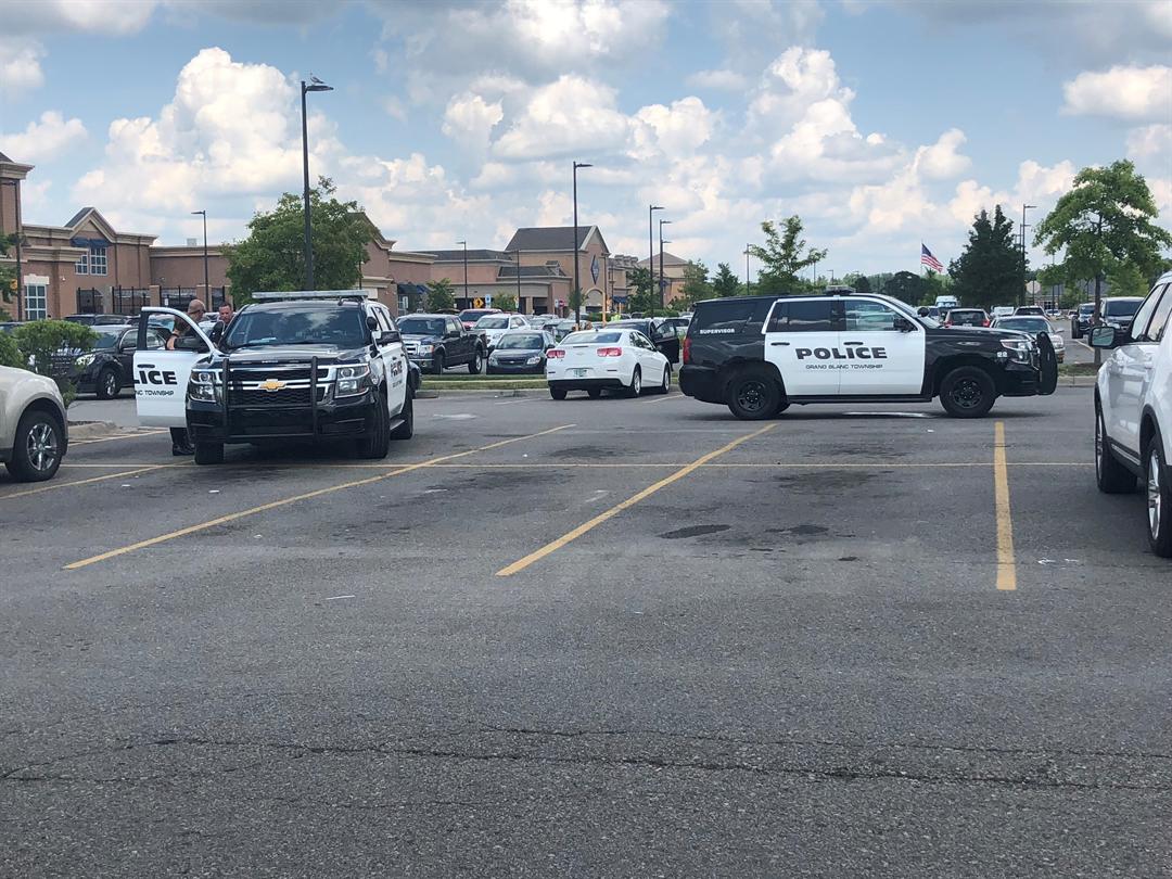 Police Investigate After Body Found In Vehicle In Walmart Parkin Wnem