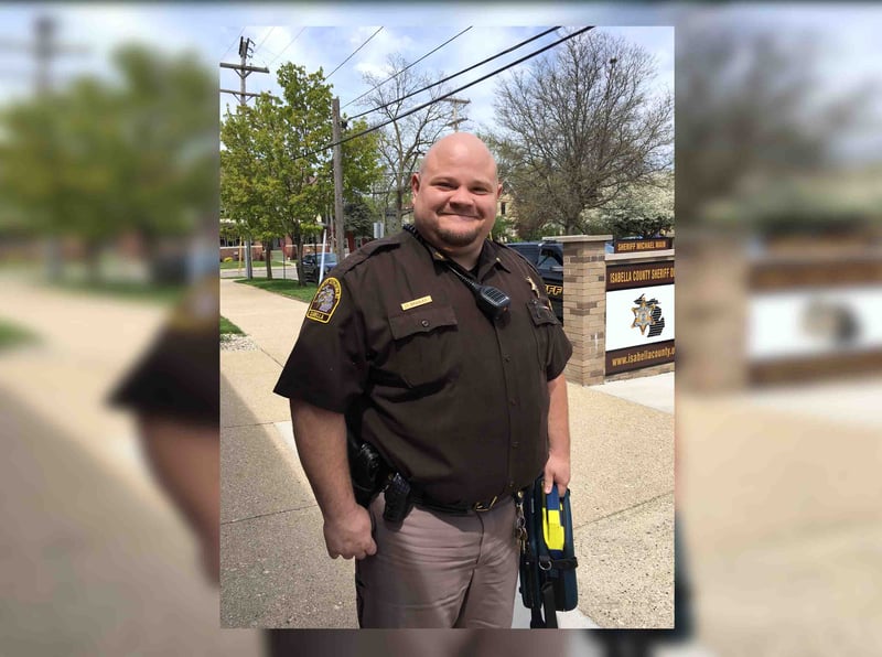 Off-duty deputy helps save unresponsive driver - WNEM TV 5